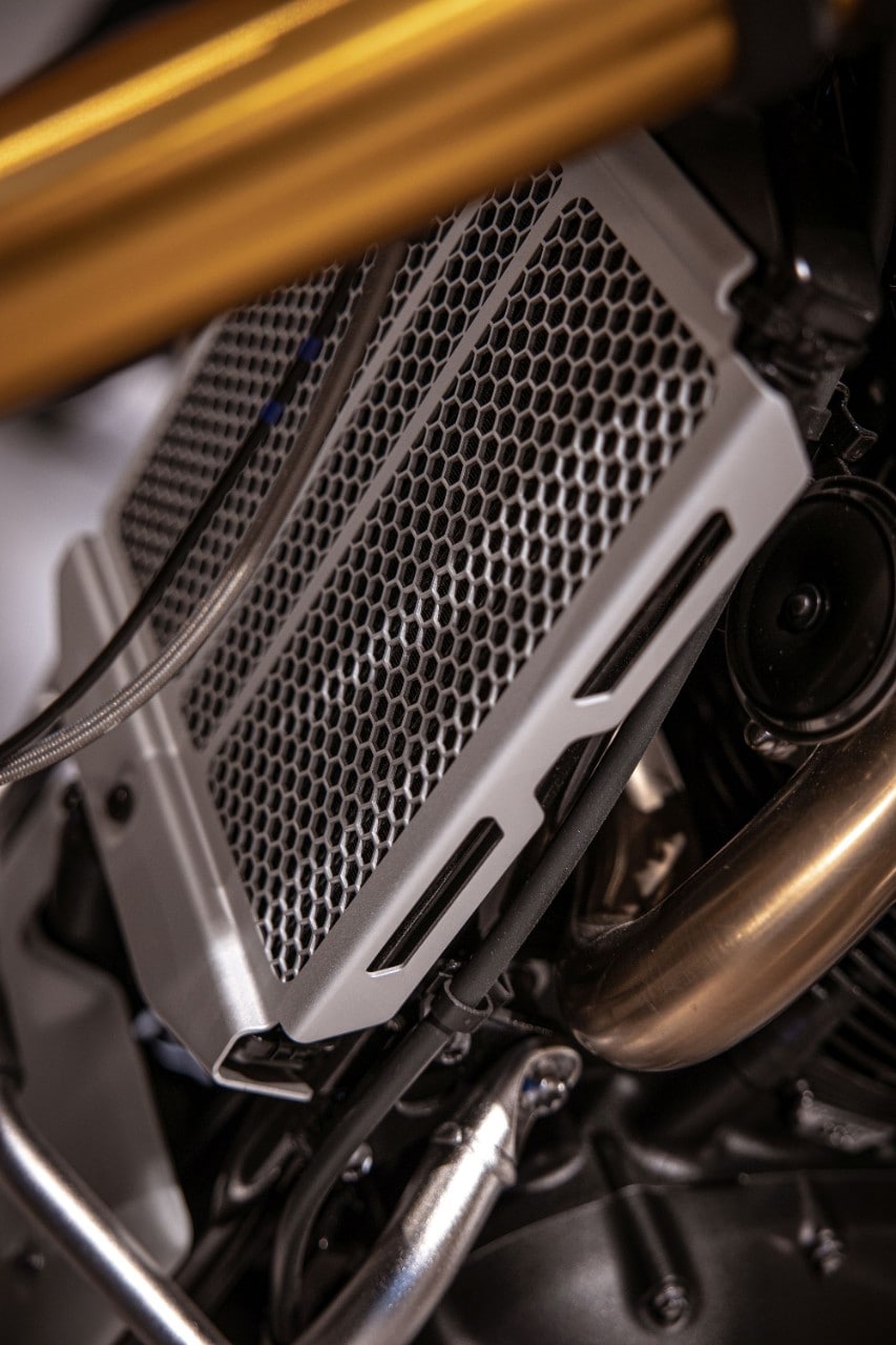 Griglia faro metallica: euro 80,00